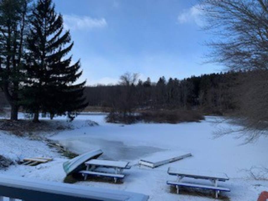 Gorgeous Poconos Springtime By The Lake! Henryville المظهر الخارجي الصورة